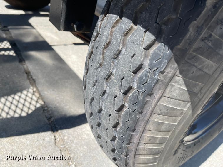 image for item MU9116 Roadmaster 300J  asphalt trailer