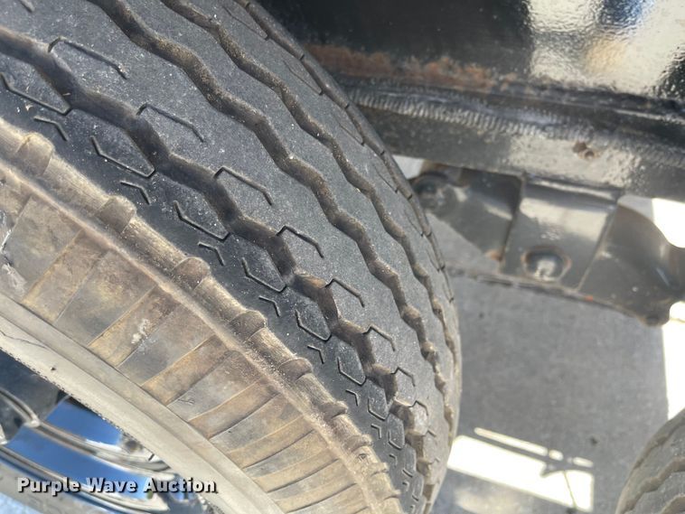 image for item MU9116 Roadmaster 300J  asphalt trailer