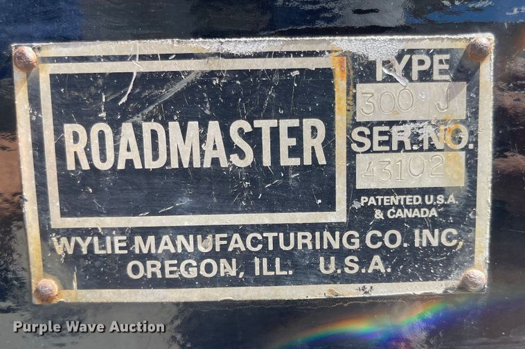 image for item MU9116 Roadmaster 300J  asphalt trailer