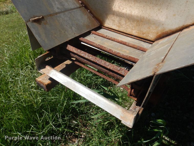 image for item MU9737 Henderson 10X304SSXHYD  stainless steel spreader