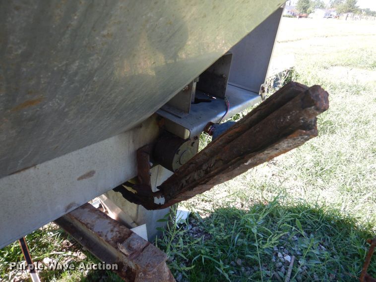 image for item MU9737 Henderson 10X304SSXHYD  stainless steel spreader