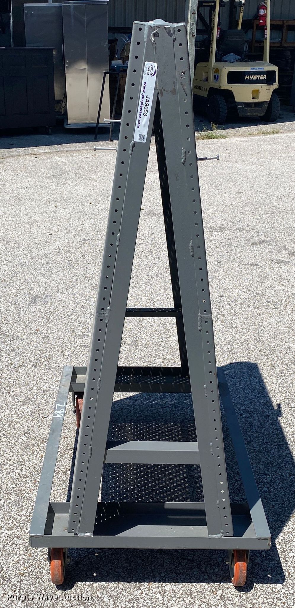 Tool rack in Tulsa, OK Item JA9053 sold Purple Wave