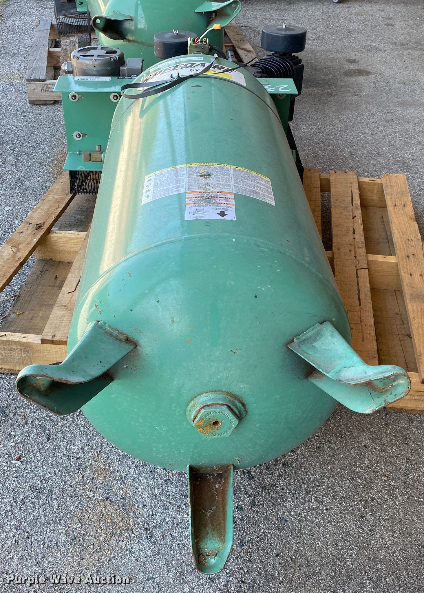 Speedaire air compressor in Tulsa, OK Item JA9075 sold Purple Wave