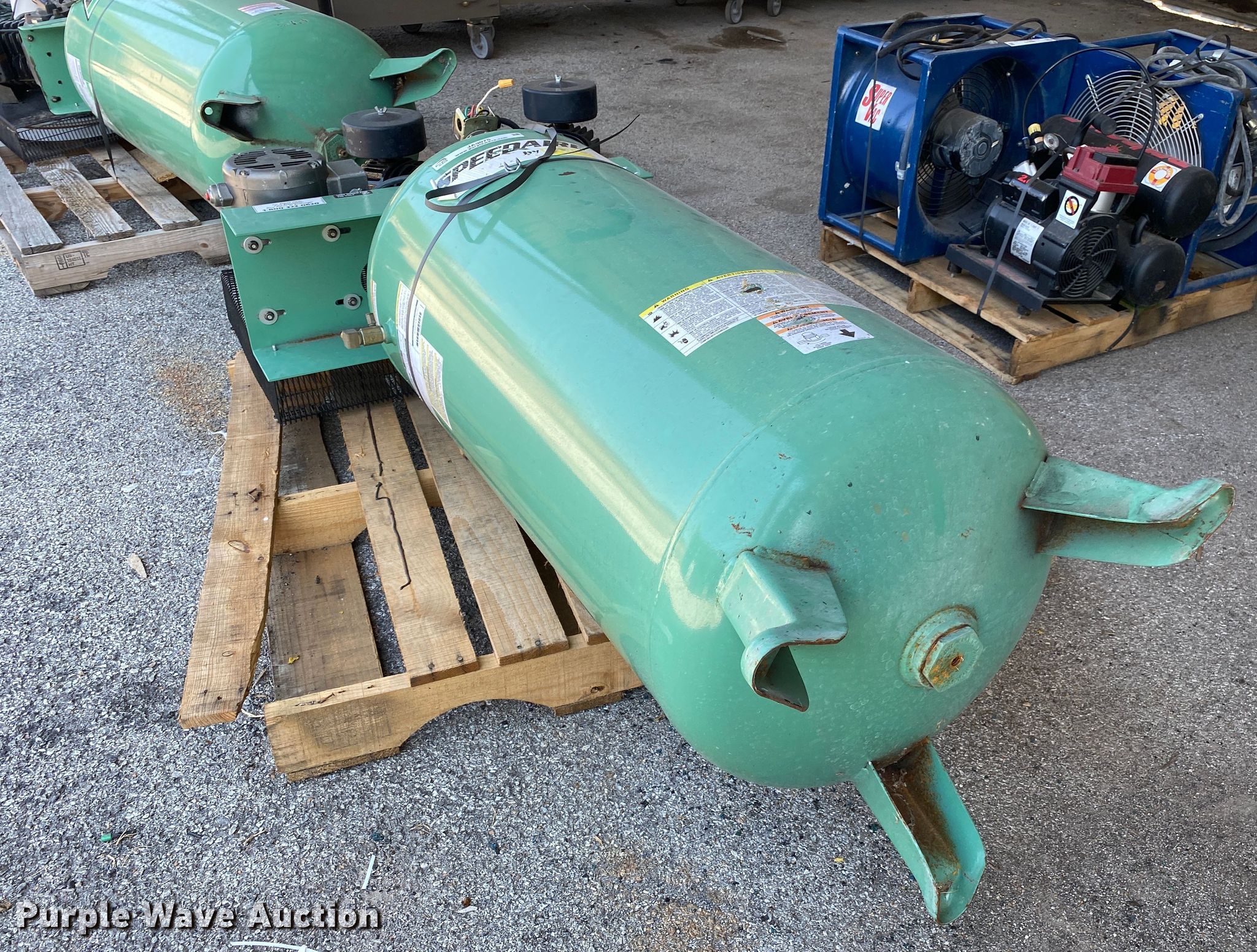 Speedaire air compressor in Tulsa, OK Item JA9075 sold Purple Wave