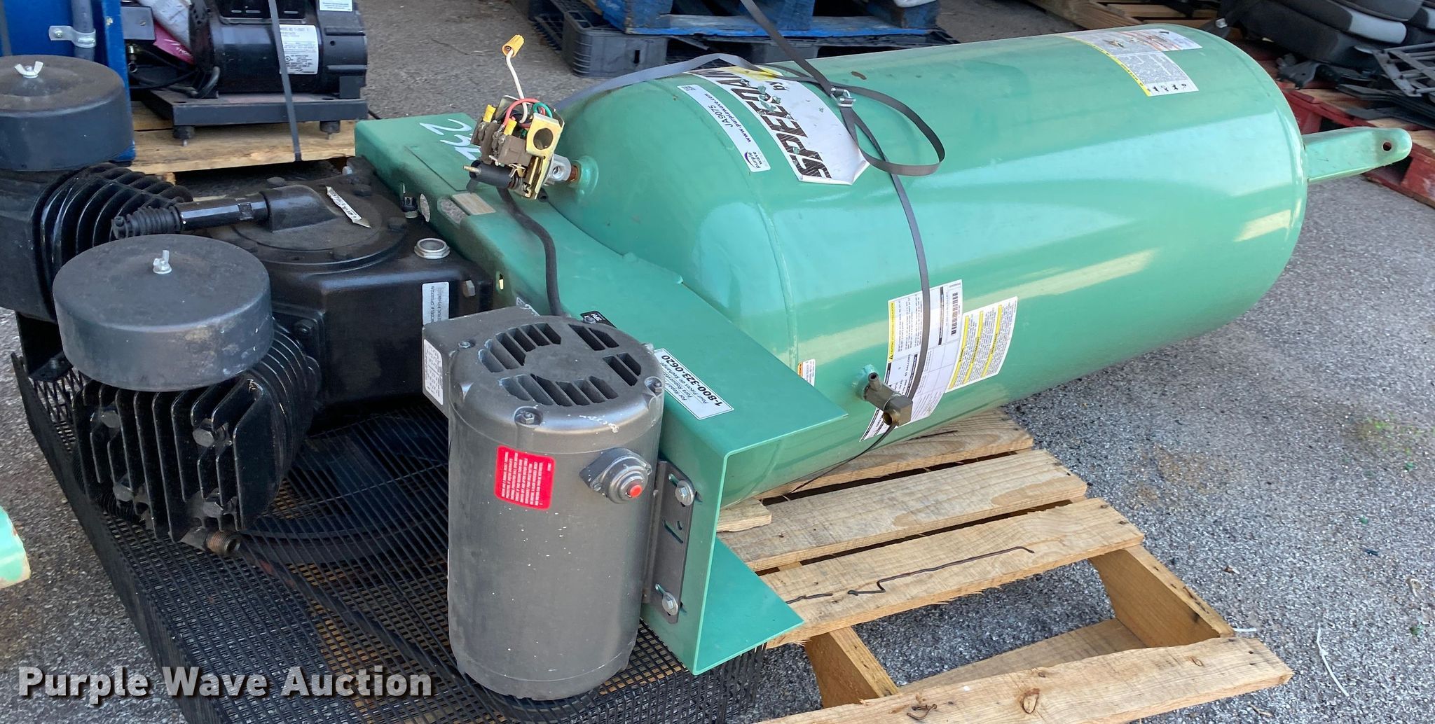 Speedaire air compressor in Tulsa, OK Item JA9075 sold Purple Wave