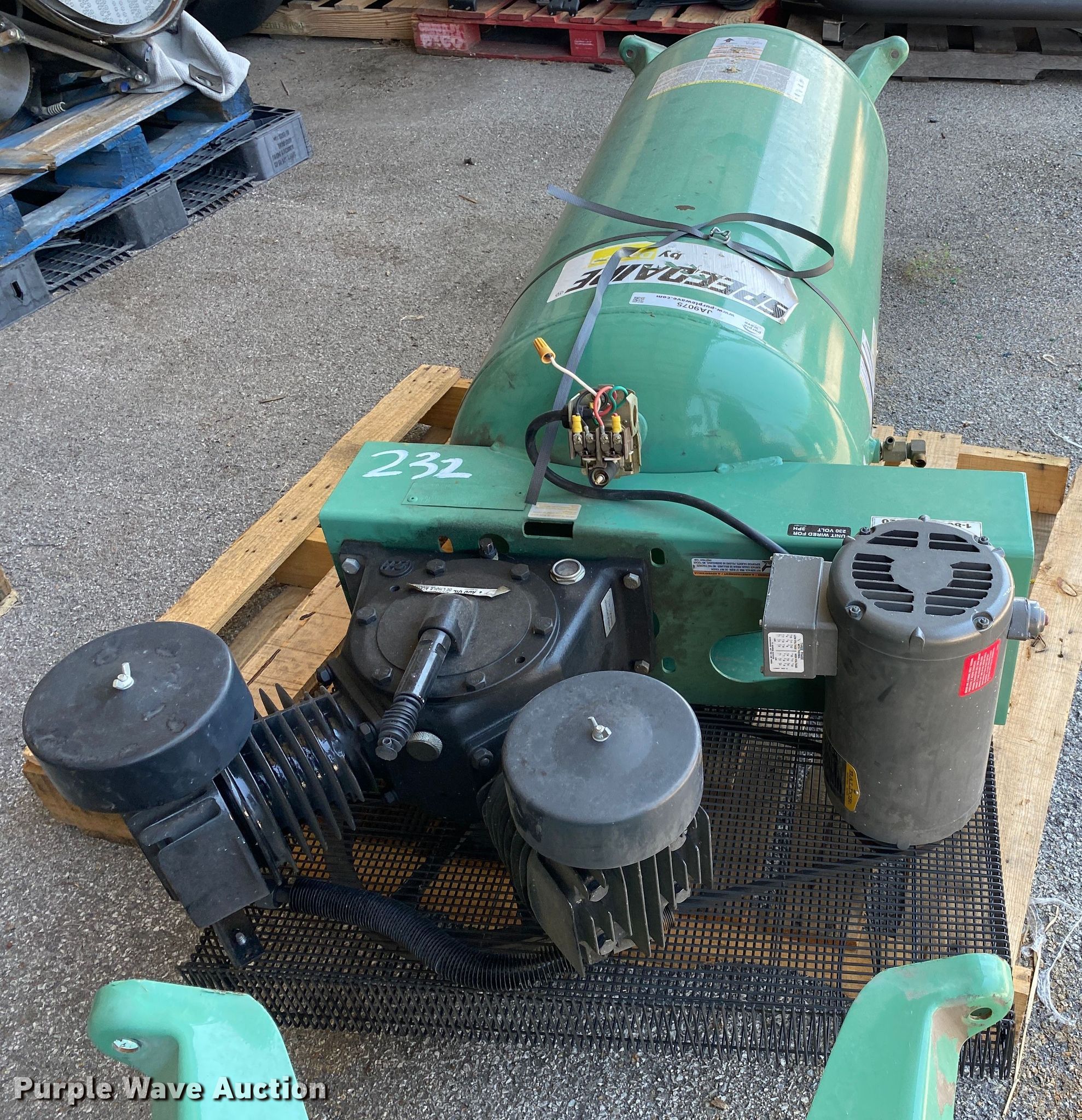 Speedaire air compressor in Tulsa, OK Item JA9075 sold Purple Wave
