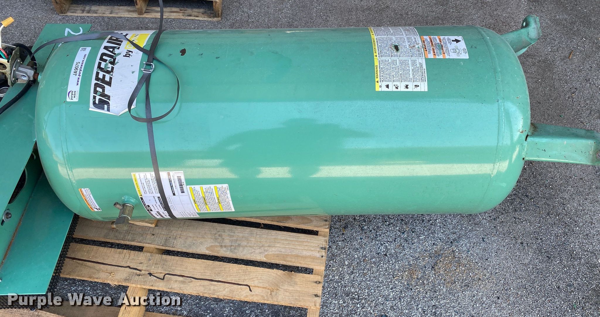 Speedaire air compressor in Tulsa, OK Item JA9075 sold Purple Wave
