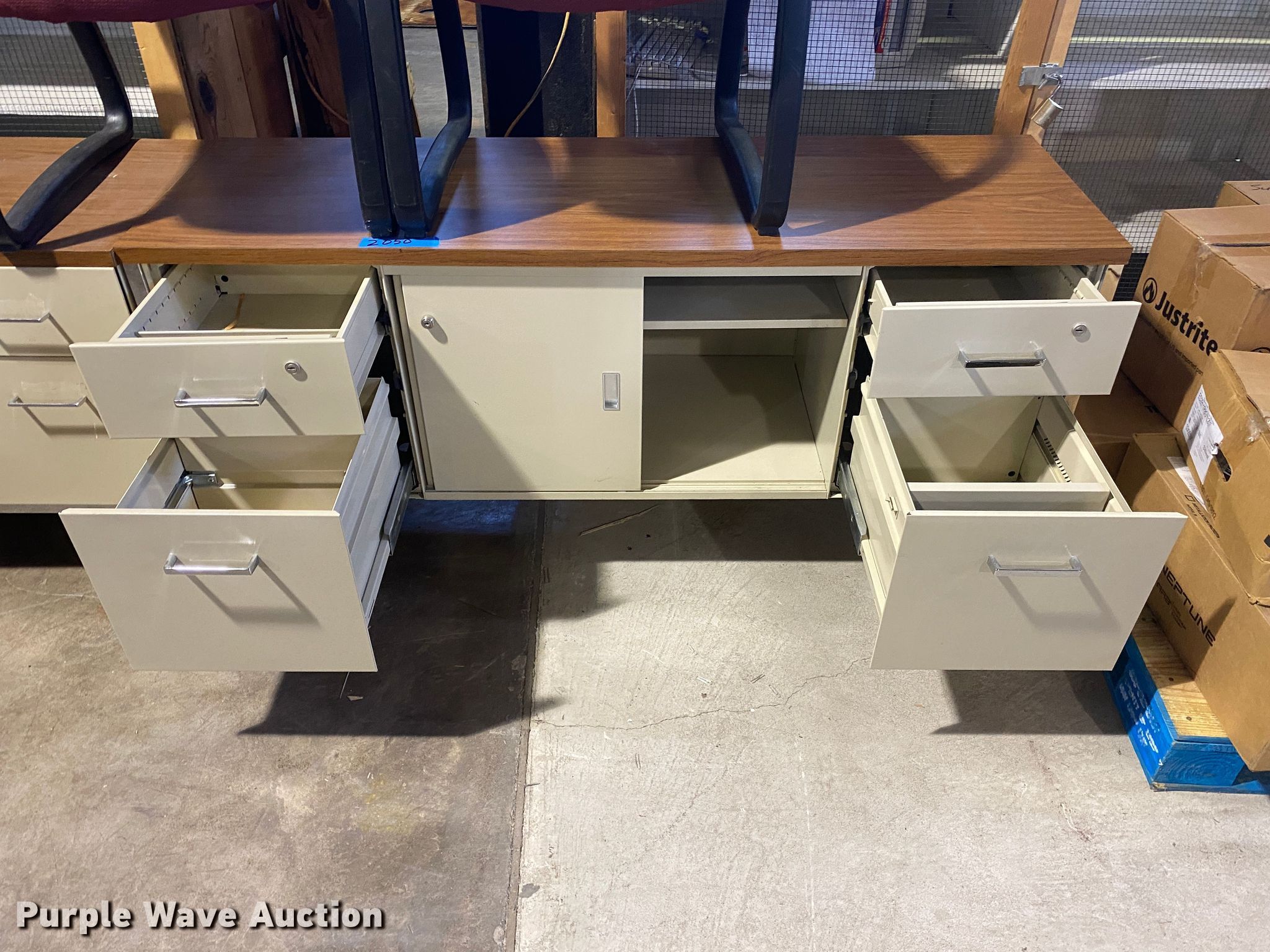 Furniture in Tulsa, OK Item JA9093 sold Purple Wave