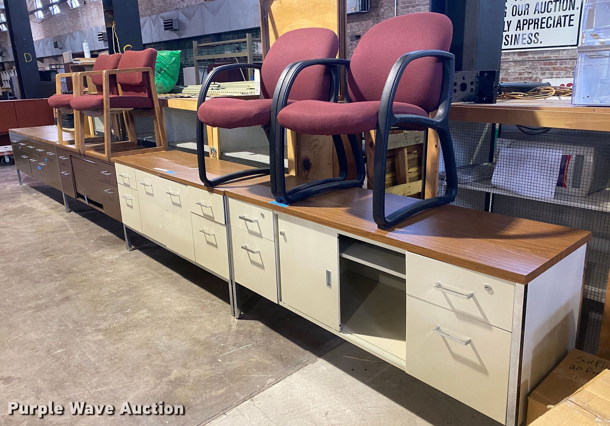 Furniture in Tulsa, OK Item JA9093 sold Purple Wave