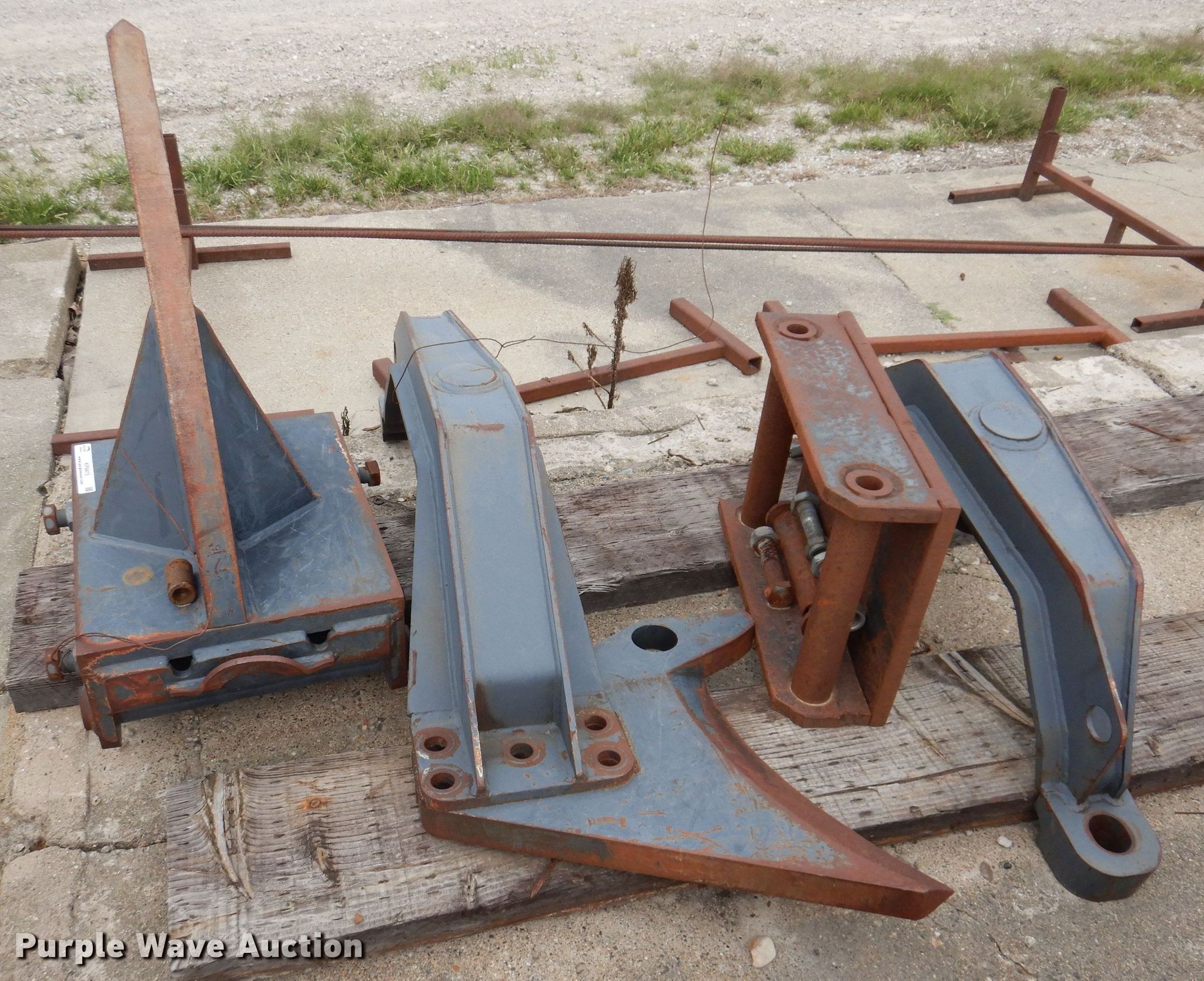 Gradall tree shear in Knoxville, IA Item KP9415 sold Purple Wave