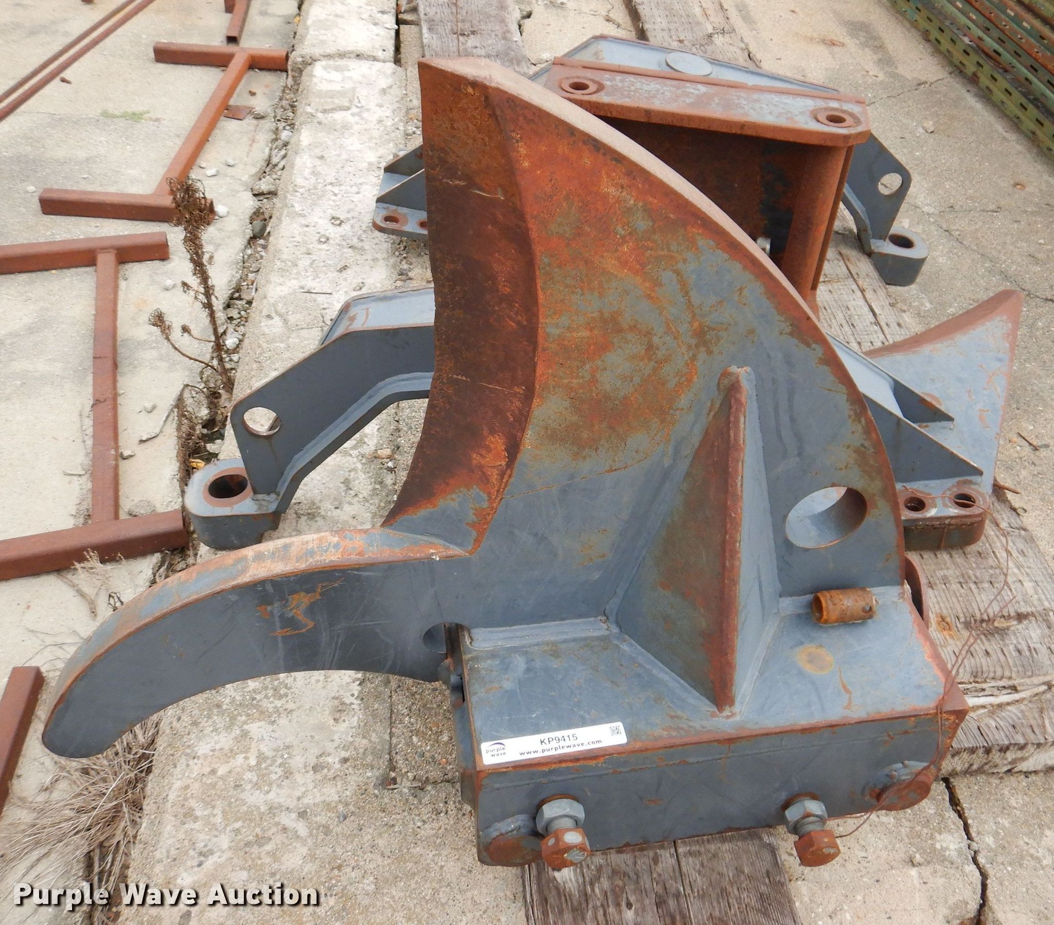 Gradall tree shear in Knoxville, IA Item KP9415 sold Purple Wave