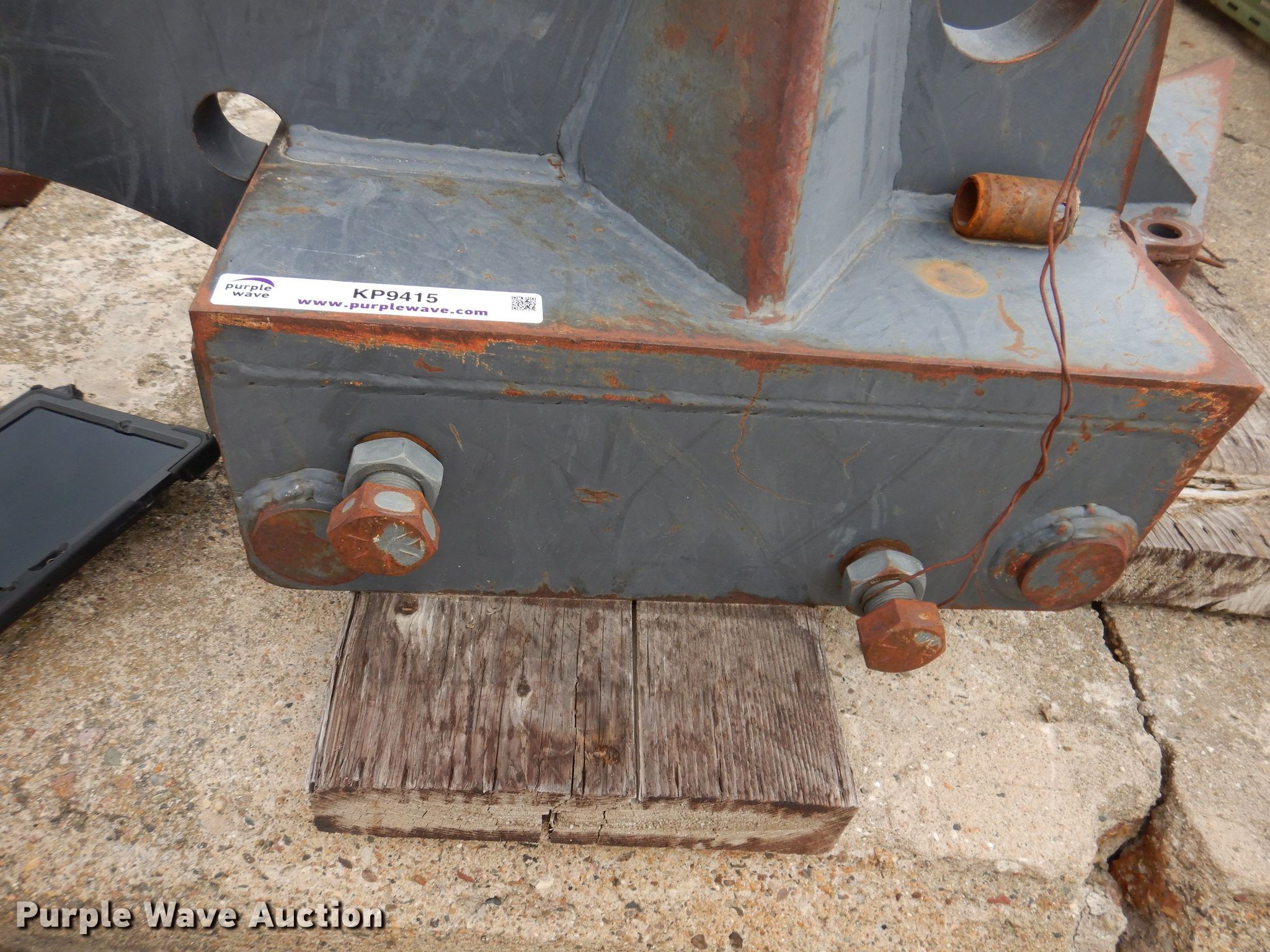 Gradall tree shear in Knoxville, IA Item KP9415 sold Purple Wave