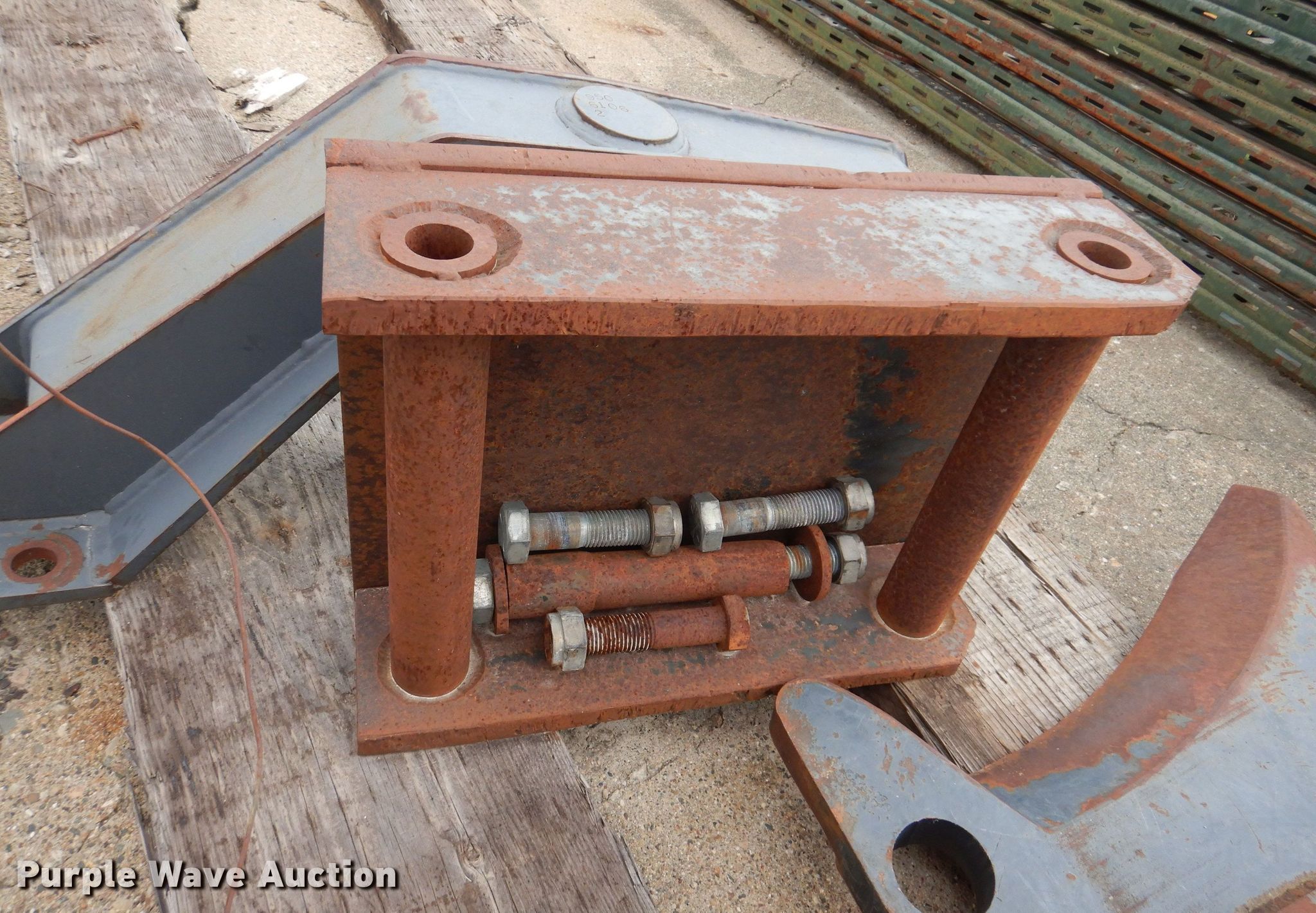 Gradall tree shear in Knoxville, IA Item KP9415 sold Purple Wave