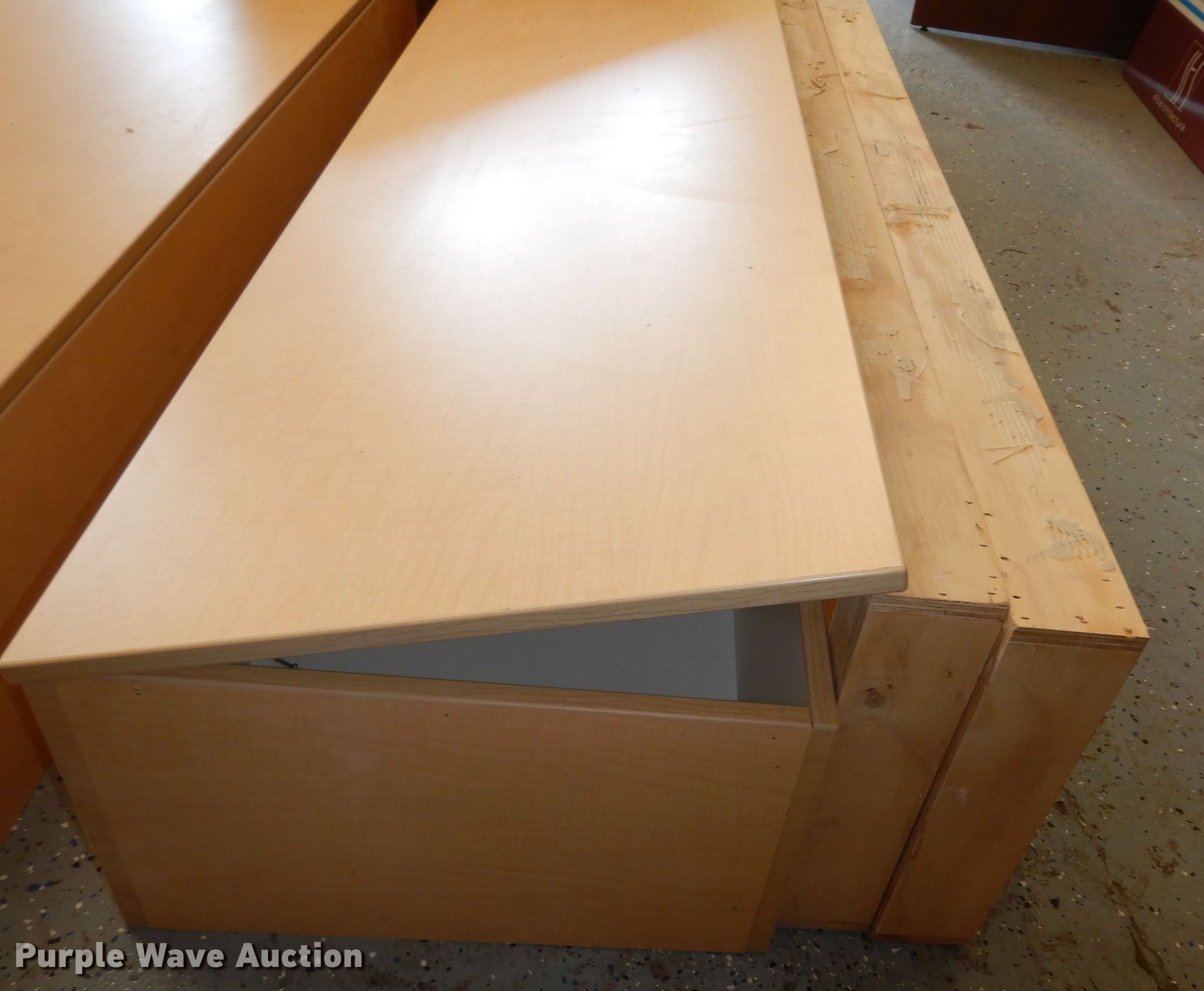 Furniture in Lenexa, KS Item LR9830 sold Purple Wave