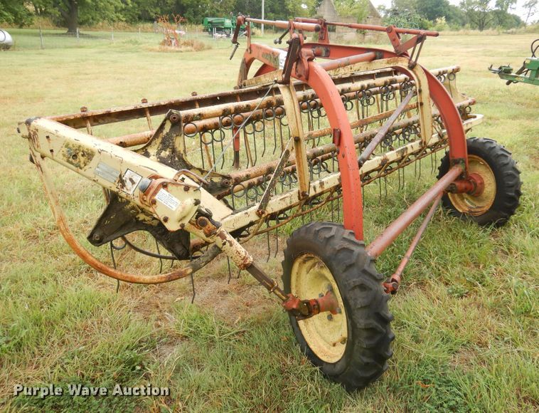 image for item DB7800 New Holland 259  hay rake