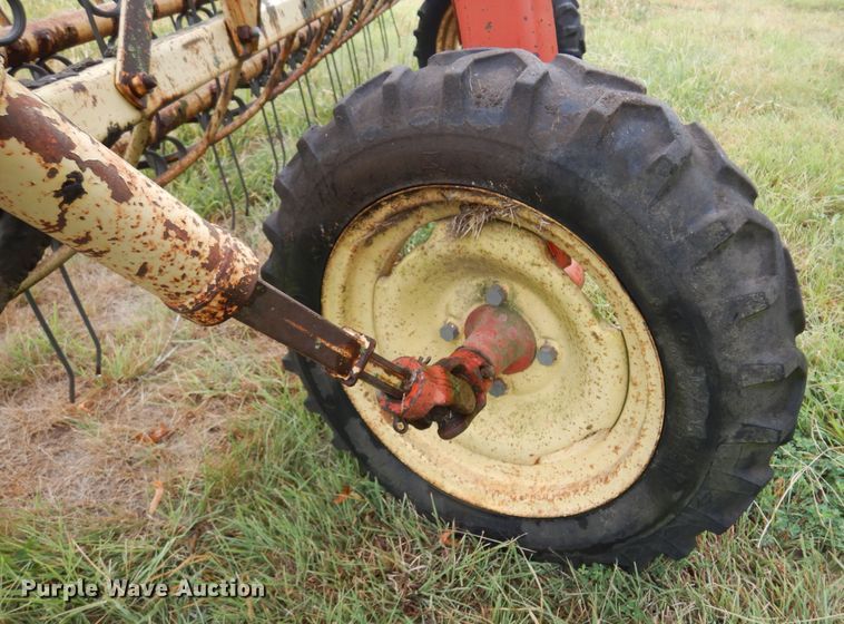 image for item DB7800 New Holland 259  hay rake