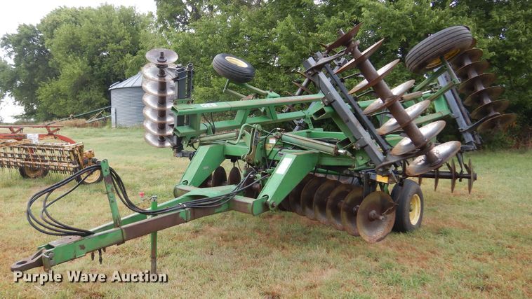 image for item DB7801 John Deere 630  tandem disk