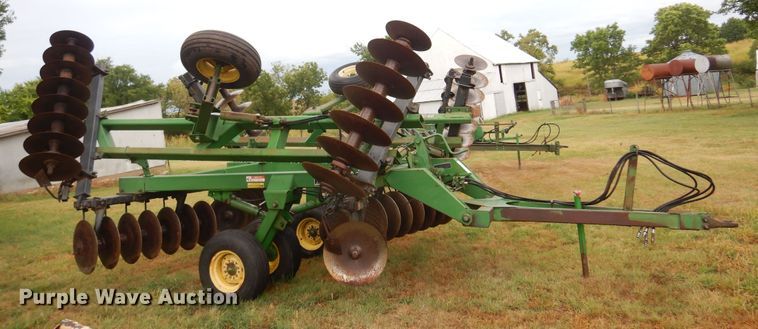 image for item DB7801 John Deere 630  tandem disk