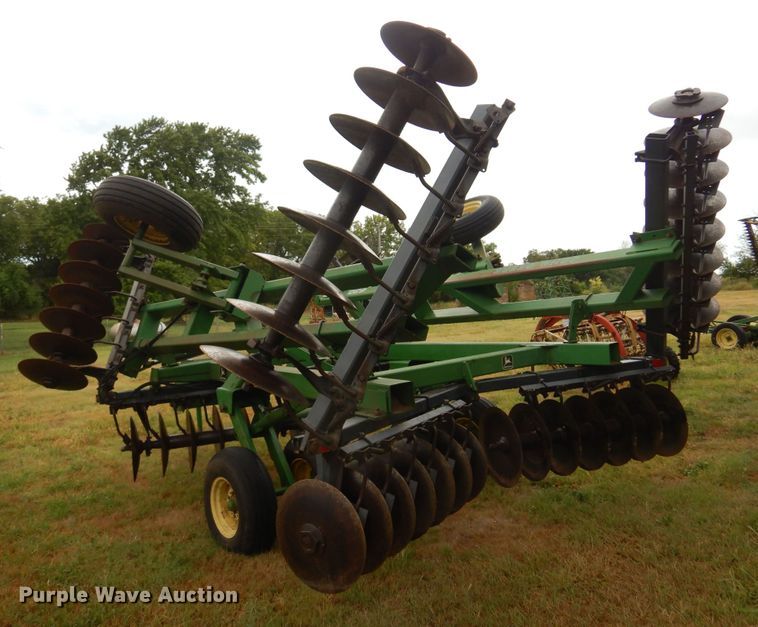 image for item DB7801 John Deere 630  tandem disk