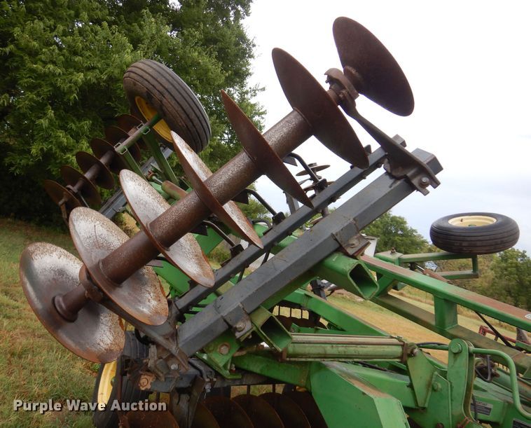 image for item DB7801 John Deere 630  tandem disk
