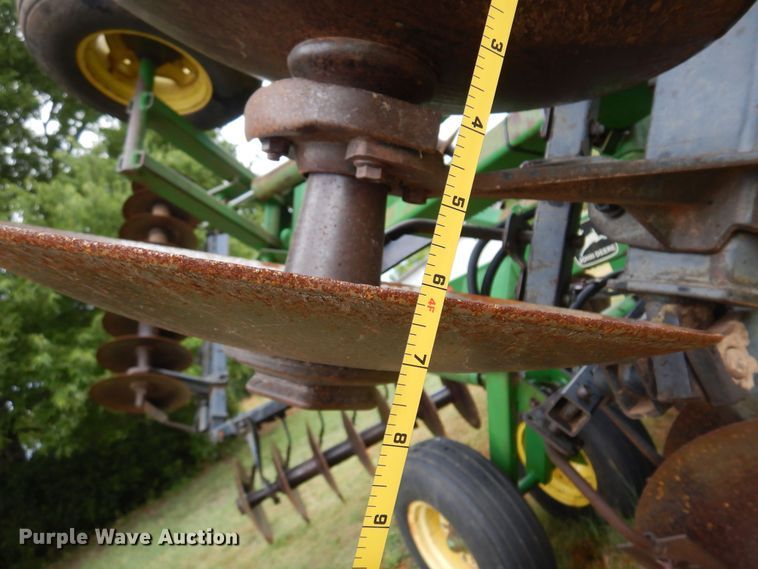 image for item DB7801 John Deere 630  tandem disk