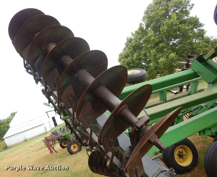 image for item DB7801 John Deere 630  tandem disk