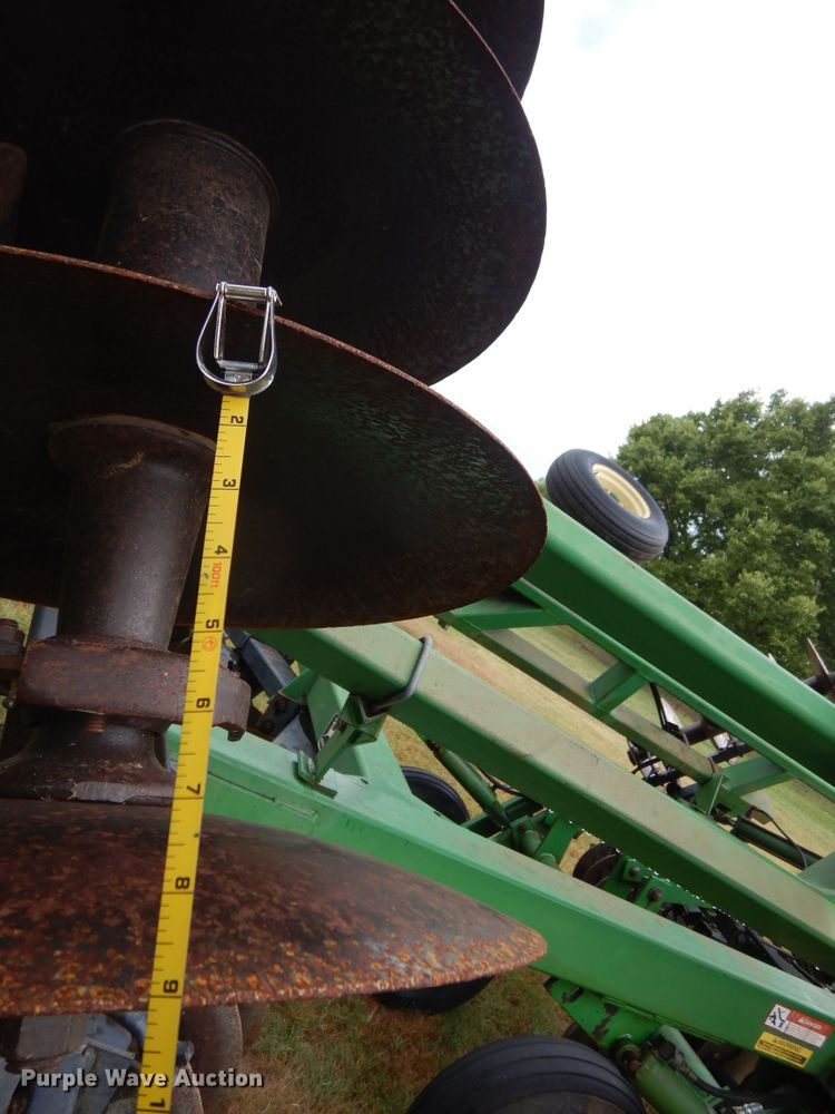 image for item DB7801 John Deere 630  tandem disk