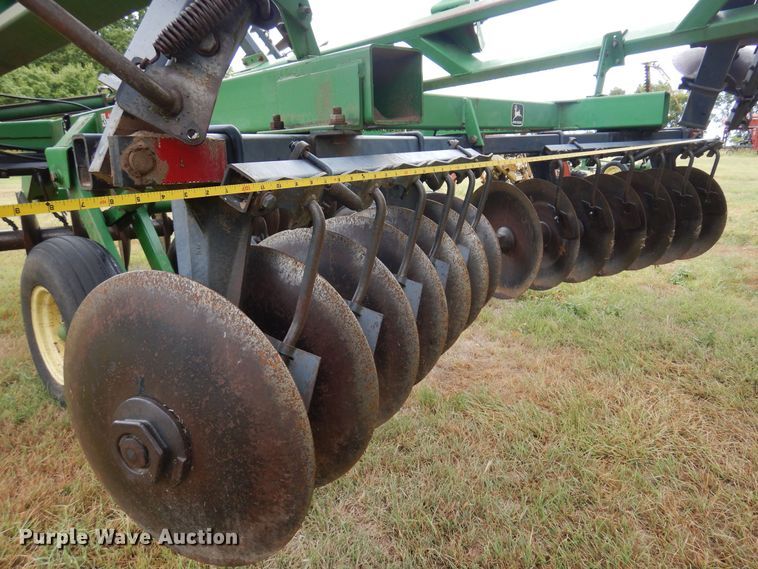 image for item DB7801 John Deere 630  tandem disk