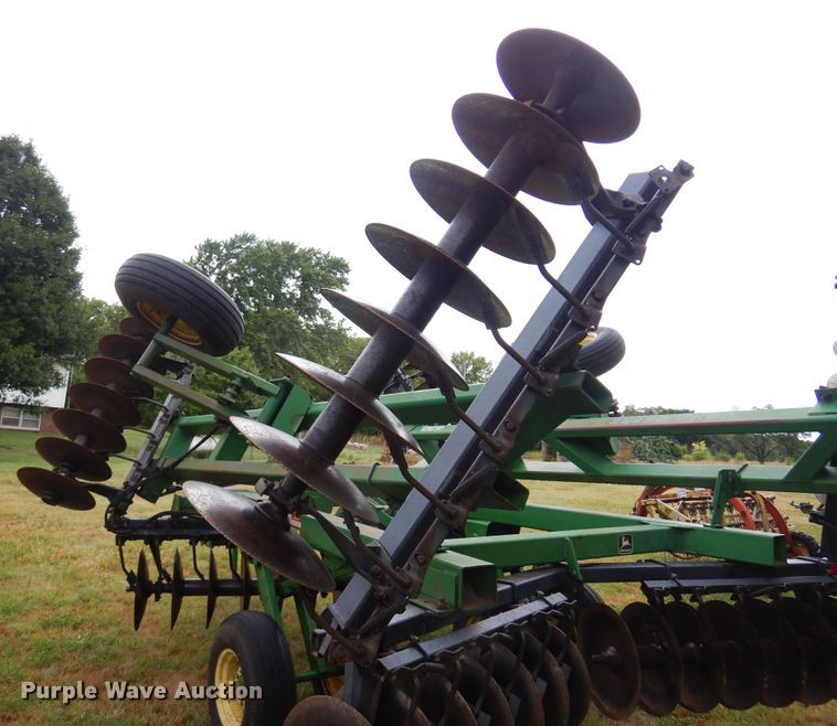 image for item DB7801 John Deere 630  tandem disk