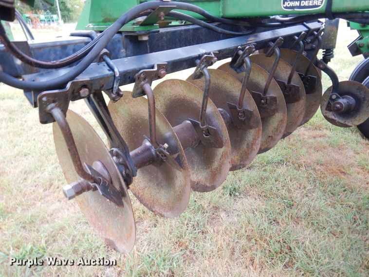 image for item DB7801 John Deere 630  tandem disk