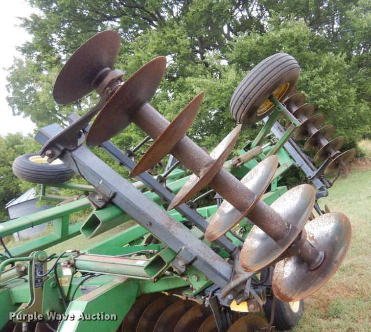 image for item DB7801 John Deere 630  tandem disk
