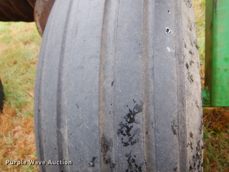 image for item DB7801 John Deere 630  tandem disk