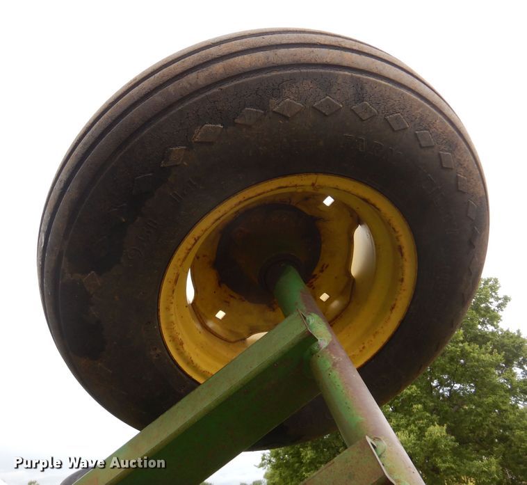 image for item DB7801 John Deere 630  tandem disk