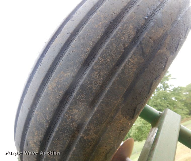 image for item DB7801 John Deere 630  tandem disk