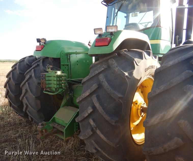 image for item DB7806 2001 John Deere 9300  4WD tractor