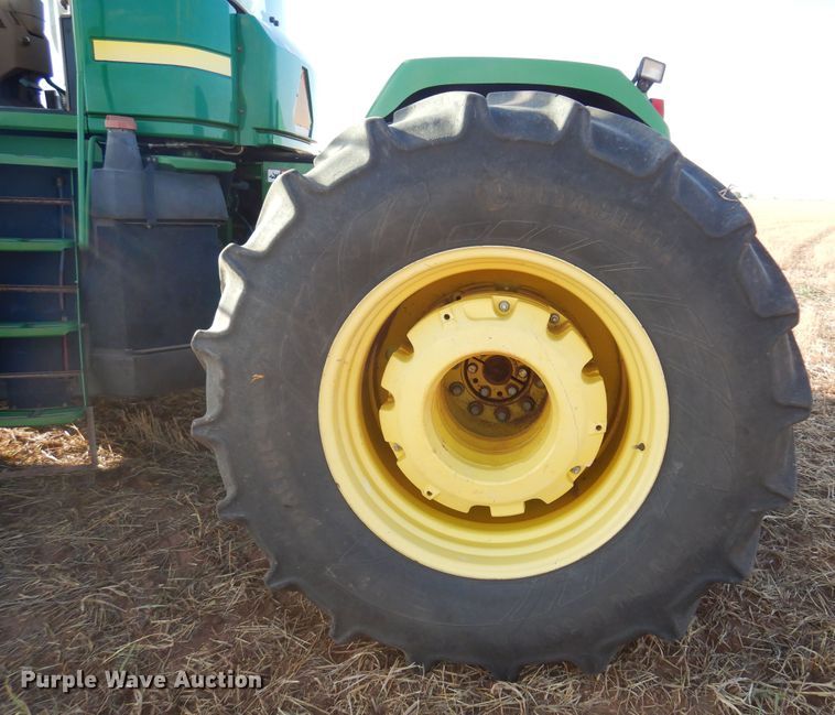 image for item DB7806 2001 John Deere 9300  4WD tractor