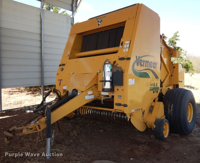 image for item DB7819 Vermeer 605 Super M  round baler