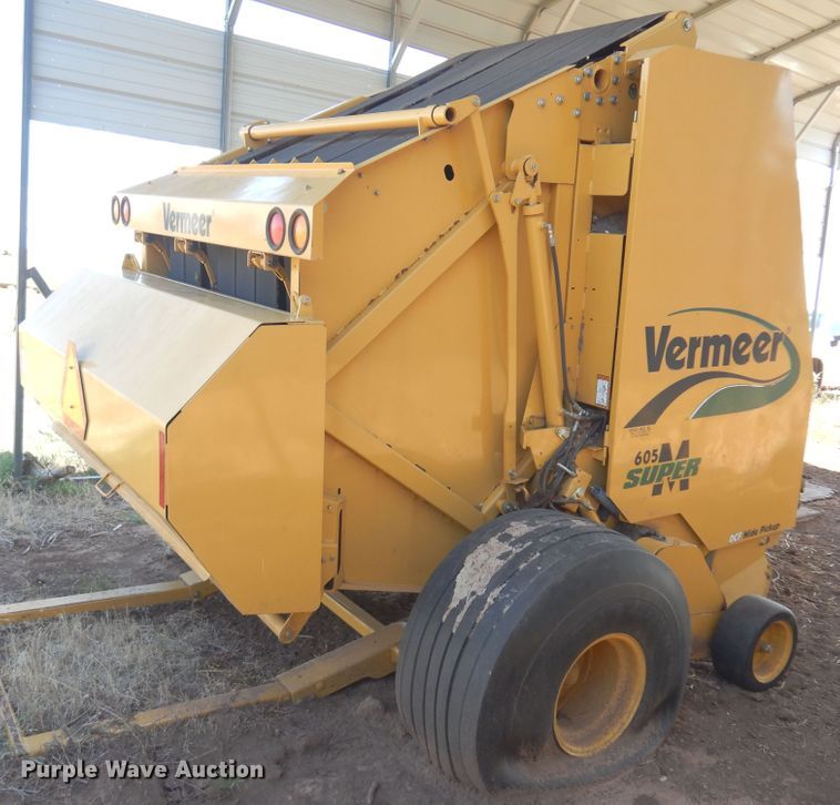 image for item DB7819 Vermeer 605 Super M  round baler