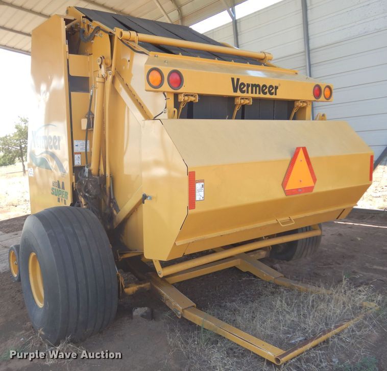 image for item DB7819 Vermeer 605 Super M  round baler