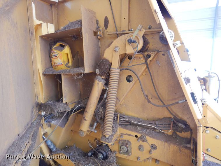 image for item DB7819 Vermeer 605 Super M  round baler