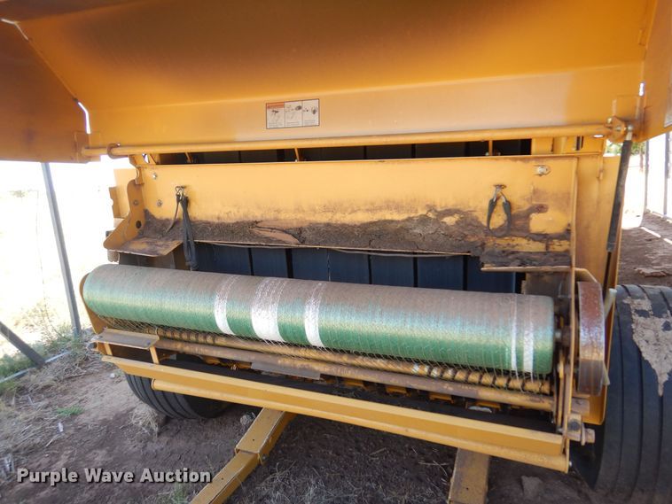 image for item DB7819 Vermeer 605 Super M  round baler