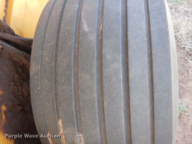 image for item DB7819 Vermeer 605 Super M  round baler