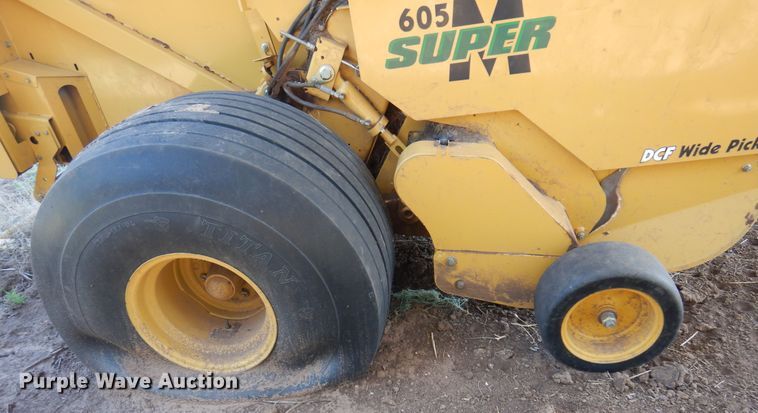 image for item DB7819 Vermeer 605 Super M  round baler