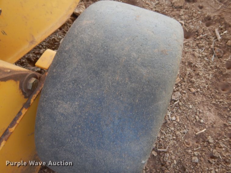 image for item DB7819 Vermeer 605 Super M  round baler