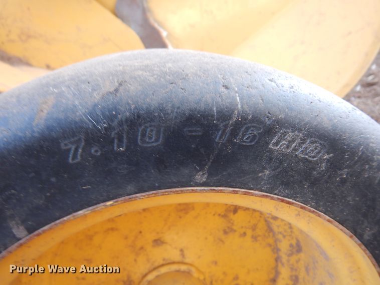 image for item DB7819 Vermeer 605 Super M  round baler