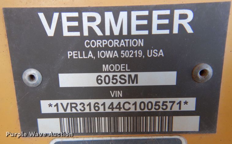 image for item DB7819 Vermeer 605 Super M  round baler