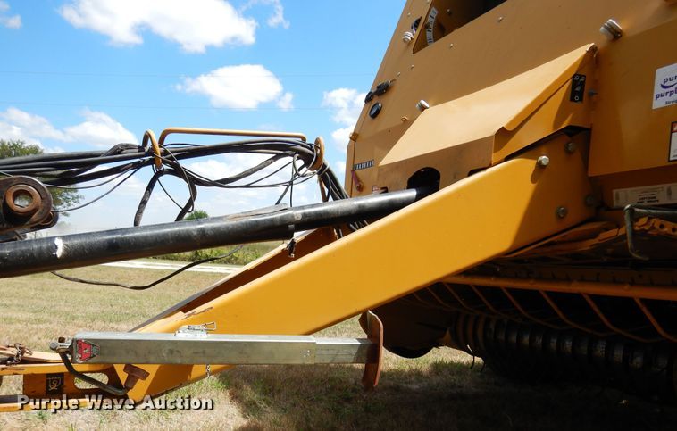 image for item DB7831 2005 Vermeer 605M  round baler