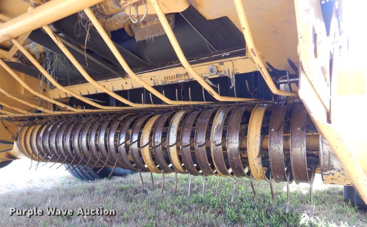 image for item DB7831 2005 Vermeer 605M  round baler