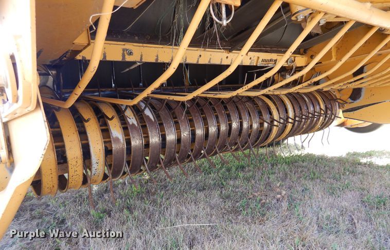 image for item DB7831 2005 Vermeer 605M  round baler