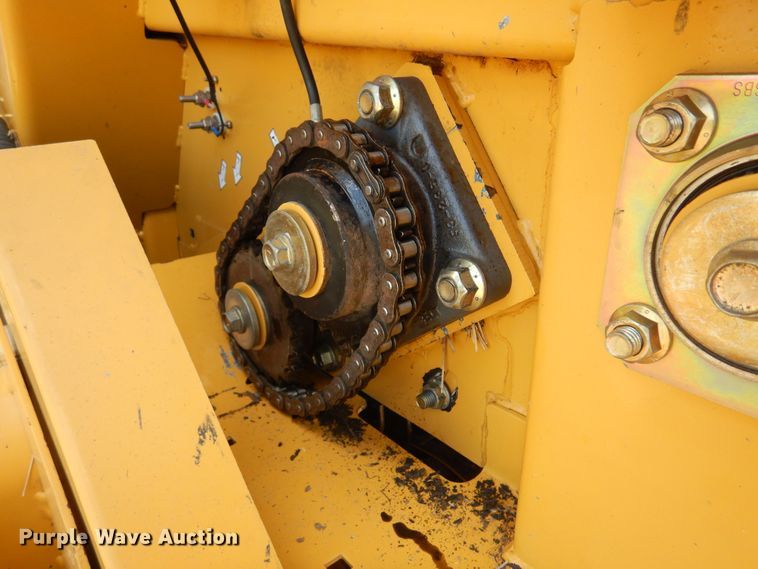 image for item DB7831 2005 Vermeer 605M  round baler